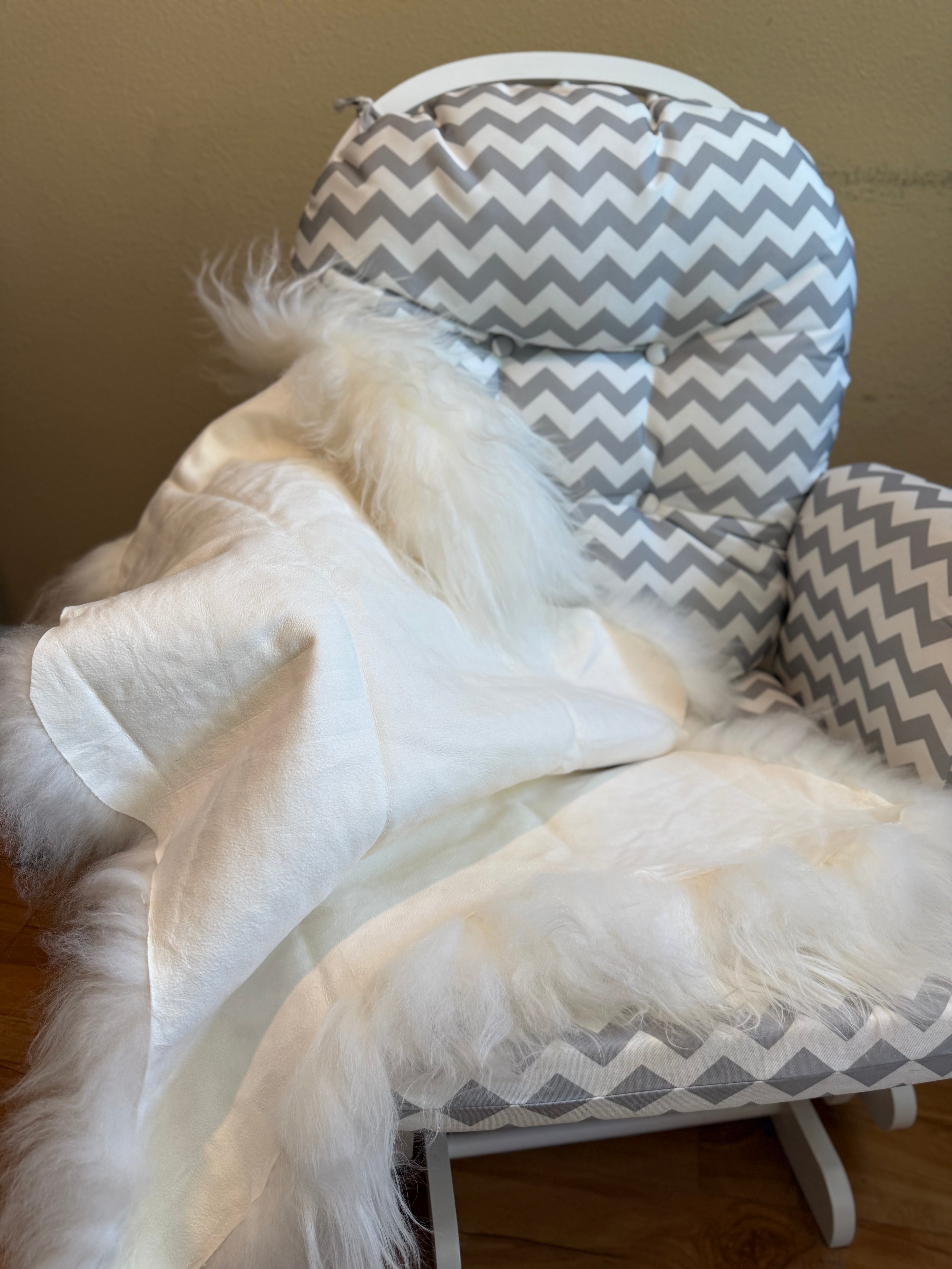 Flowing Long Wool Genuine Sheepskin Rug N354 - 33"
