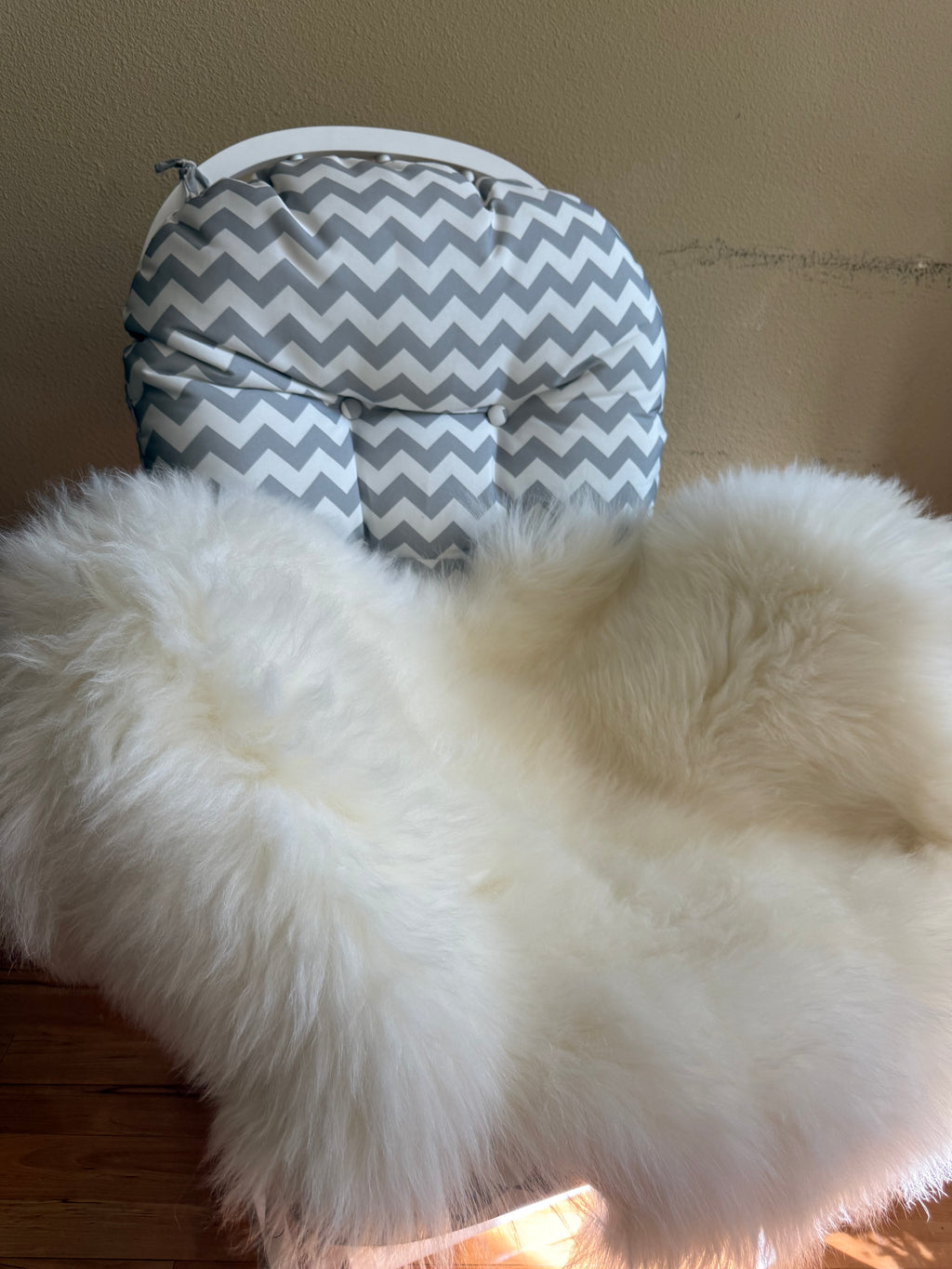 Flowing Long Wool Genuine Sheepskin Rug N354 - 33"