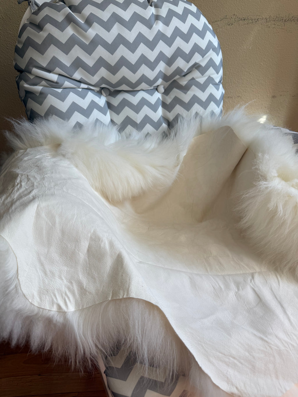 Flowing Long Wool Genuine Sheepskin Rug N354 - 33"