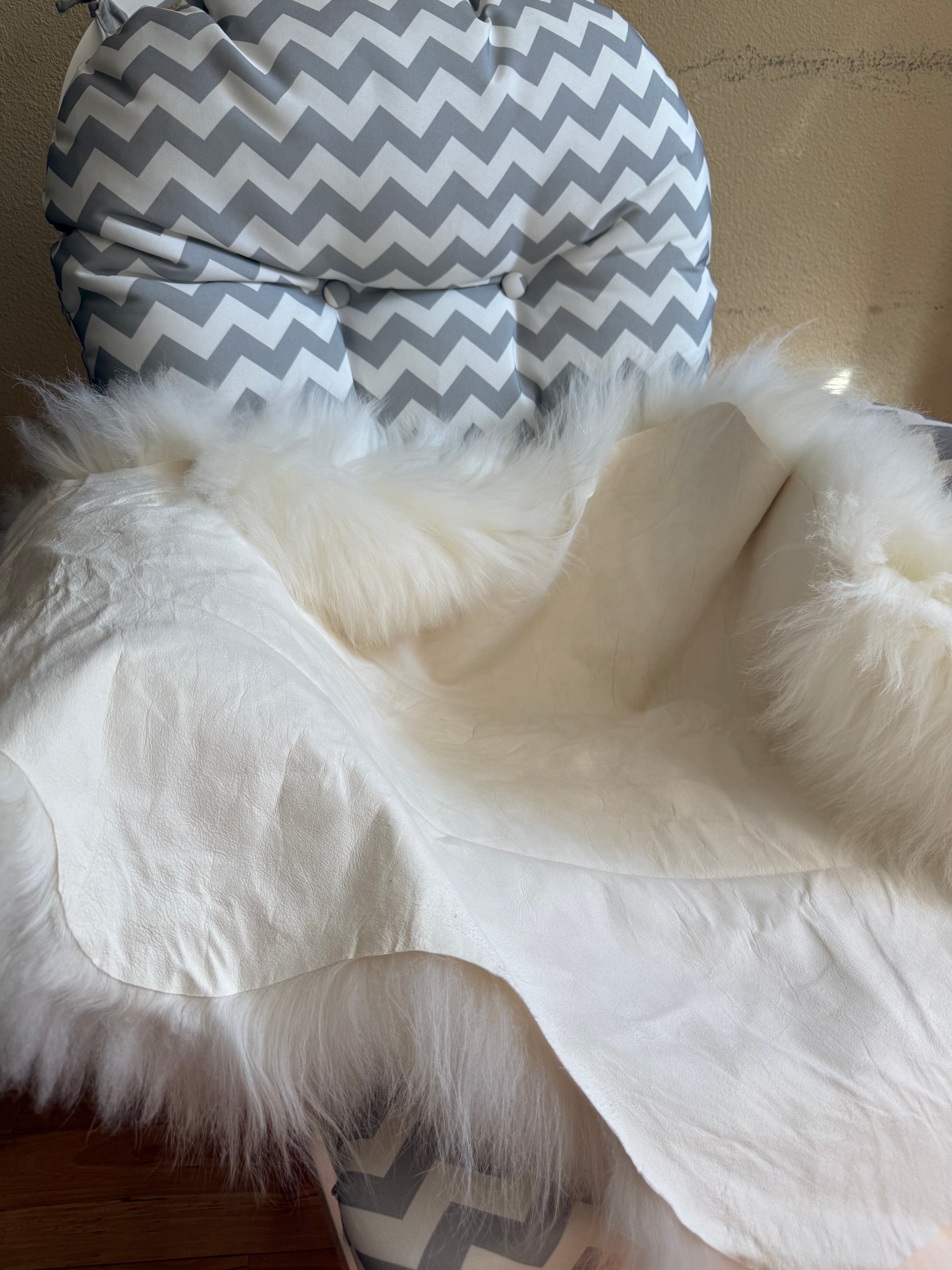 Flowing Long Wool Genuine Sheepskin Rug N354 - 33"